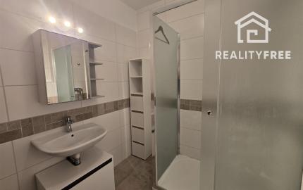 Na prenájom 2i byt v Šamoríne s balkónom a parkovacím státím