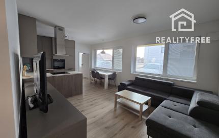 Na prenájom 2i byt v Rovinke s parkovacím státím