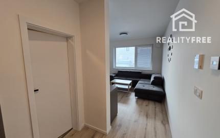 Na prenájom 2i byt v Rovinke s parkovacím státím