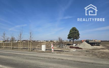 Na predaj: pozemok 4744 m2 , Bratislava - Jarovce
