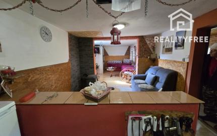 Na predaj: Rodinný dom na pozemku 1803 m², obec Baka