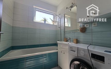 Na prenájom: Slnečný 3i kompletne zariadený byt 65 m2 s terasou, záhradkou a parkovaním – Jelka