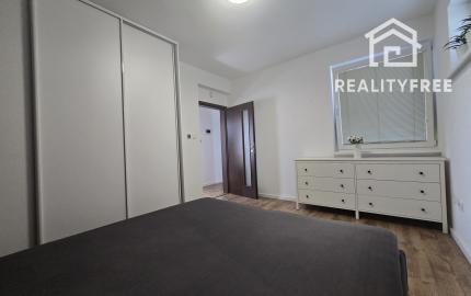 Na prenájom: Slnečný 3i kompletne zariadený byt 65 m2 s terasou, záhradkou a parkovaním – Jelka