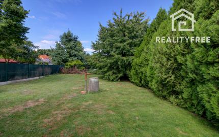 Na predaj: 3,5 izbový rodinný dom s prístavbou a garážou na pozemku o rozlohe 761 m², obec Dobrohošť