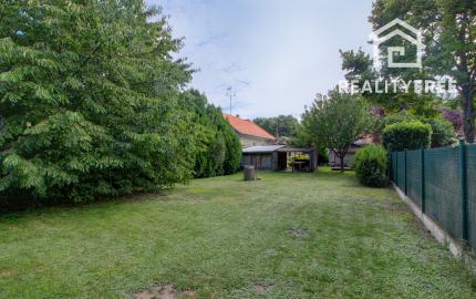 Na predaj: 3,5 izbový rodinný dom s prístavbou a garážou na pozemku o rozlohe 761 m², obec Dobrohošť