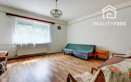 Na predaj: 3,5 izbový rodinný dom s prístavbou a garážou na pozemku o rozlohe 761 m², obec Dobrohošť