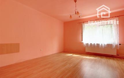 Na predaj: 3,5 izbový rodinný dom s prístavbou a garážou na pozemku o rozlohe 761 m², obec Dobrohošť