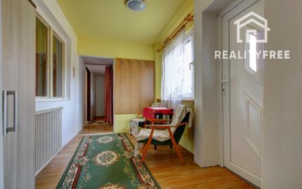 Na predaj: 3,5 izbový rodinný dom s prístavbou a garážou na pozemku o rozlohe 761 m², obec Dobrohošť