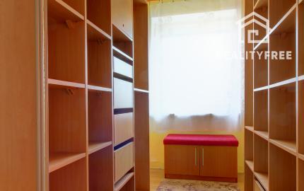 Na predaj: 3,5 izbový rodinný dom s prístavbou a garážou na pozemku o rozlohe 761 m², obec Dobrohošť