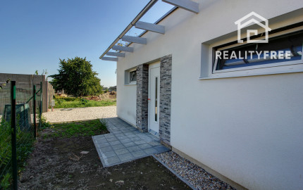 Na predaj 4i RD s pozemkom 723 m² v Malej Pake.