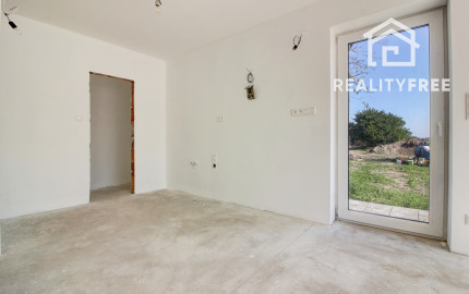 Na predaj 4i RD s pozemkom 723 m² v Malej Pake.