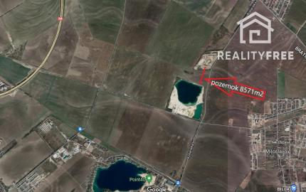 Na predaj pozemok s investičným zamerom 8571 m² Podunajské Biskupice