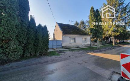 Na predaj: 4 izbový rodinný dom na pozemku o rozlohe 1543 m², obec Horný Bar