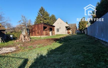 Na predaj: 4 izbový rodinný dom na pozemku o rozlohe 1543 m², obec Horný Bar