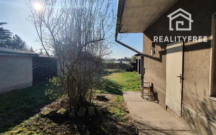 Na predaj: 4 izbový rodinný dom na pozemku o rozlohe 1543 m², obec Horný Bar