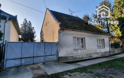 Na predaj: 4 izbový rodinný dom na pozemku o rozlohe 1543 m², obec Horný Bar