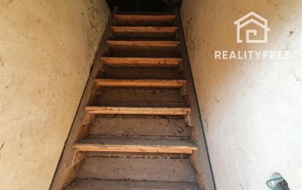 Na predaj: 4 izbový rodinný dom na pozemku o rozlohe 1543 m², obec Horný Bar