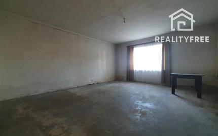 Na predaj: 4 izbový rodinný dom na pozemku o rozlohe 1543 m², obec Horný Bar