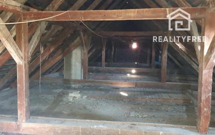 Na predaj: 4 izbový rodinný dom na pozemku o rozlohe 1543 m², obec Horný Bar