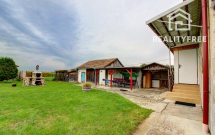 Na predaj: 2,5 izbový rodinný dom s , obec Šamorín-Šámot