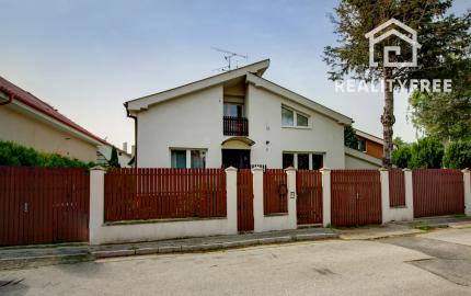 Predaj 7i RD 230m², 2x garáž, pozemok 580m², BA-Vrakuňa.