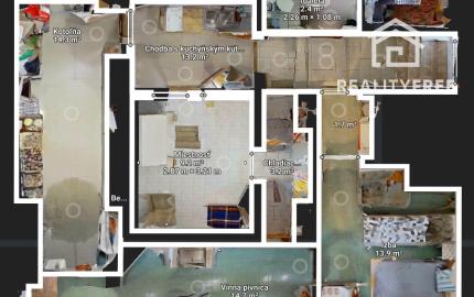 Na predaj 7-izbový rodinný dom so 4 garážami na 1449 m² pozemku v kúpeľnom mestečku Lipót v Maďarsku