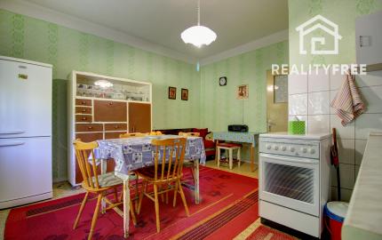 Na predaj priestranný 2i  byt v Komárne na Staničnej ulici