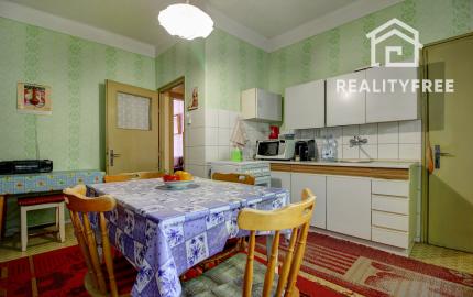 Na predaj priestranný 2i  byt v Komárne na Staničnej ulici