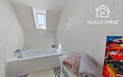 3i mezanín  so záhradou a parkovaním,  Bratislava - Čuňovo