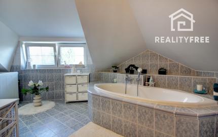 REZERVOVANÝ - Predaj 6i RD 310m2 s garážou, zimnou záhradou-Dunajská Lužná