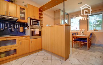 REZERVOVANÝ - Predaj 6i RD 310m2 s garážou, zimnou záhradou-Dunajská Lužná