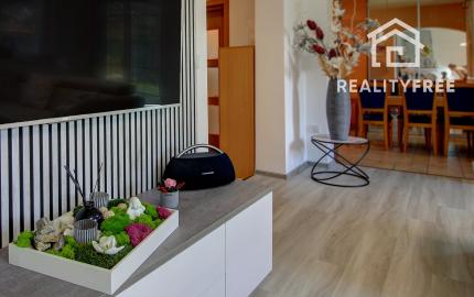 REZERVOVANÝ - Predaj 6i RD 310m2 s garážou, zimnou záhradou-Dunajská Lužná