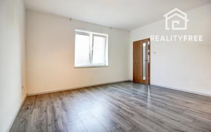 Na predaj: 3izbový rodinný dom na pozemku o rozlohe 925 m2, obec Baka