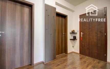 Na predaj elegantný 3 izbový byt v Rovinke s parkovacím státím