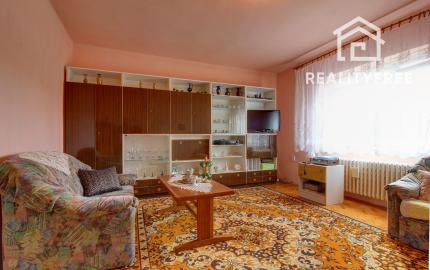 Na predaj: 4i RD, pozemok 1719 m², obec Vojka nad Dunajom