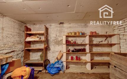 Na predaj: 4i RD, pozemok 1719 m², obec Vojka nad Dunajom