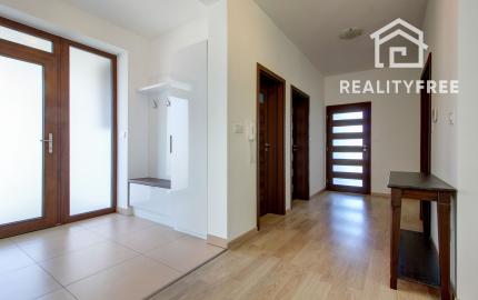 Na predaj: 5  izbový rodinný dom – Bratislava - Podunajské Biskupice