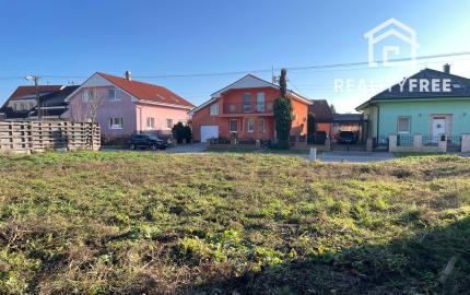 REZERVOVANÉ Na predaj: pozemok 551 m² , Slovenský Grob, okr. Pezinok