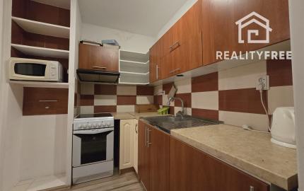 Na prenájom 1-izbový - Garsónka byt v Šamoríne, ulica Hlavná