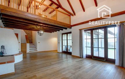 Vidiecka romantická vila na 840 m², 25 min. od Petržalky