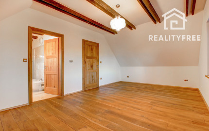 Vidiecka romantická vila na 840 m², 25 min. od Petržalky