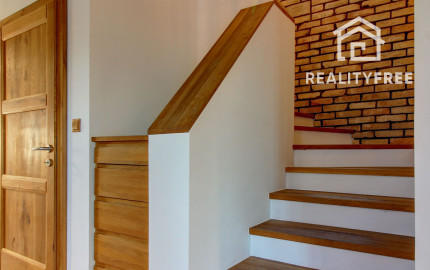 Vidiecka romantická vila na 840 m², 25 min. od Petržalky