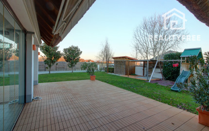 Vidiecka romantická vila na 840 m², 25 min. od Petržalky