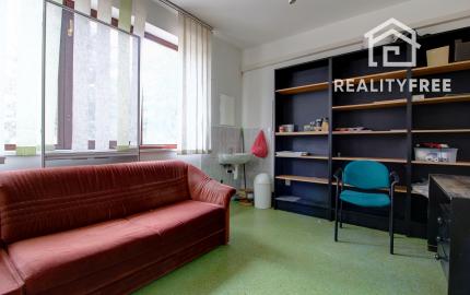 Na predaj: Komerčná budova, Báč