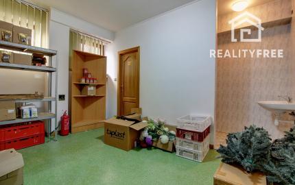 Na predaj: Komerčná budova, Báč