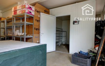 Na predaj: Komerčná budova, Báč