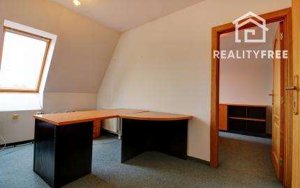 Na predaj: Komerčná budova, Báč