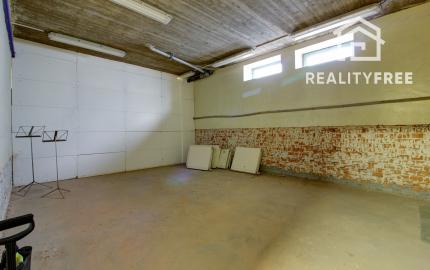 Na predaj: Komerčná budova, Báč