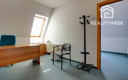 Na predaj: Komerčná budova, Báč