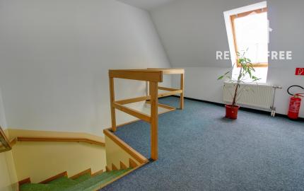 Na predaj: Komerčná budova, Báč